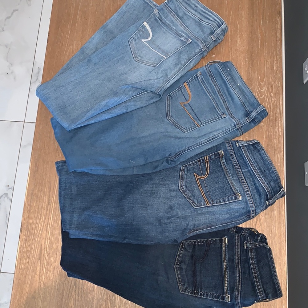 4 Pairs of American Eagle Jeans Size 2